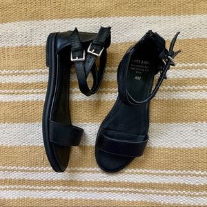 Matt & Nat Vegan leather sandals